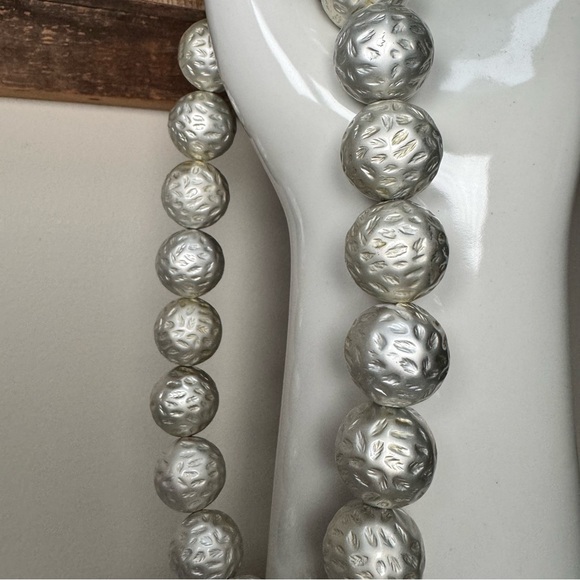 Vintage Textured Silver Round Bead Single Strand Chunky Necklace Lobster Clasp - Picture 5 of 8